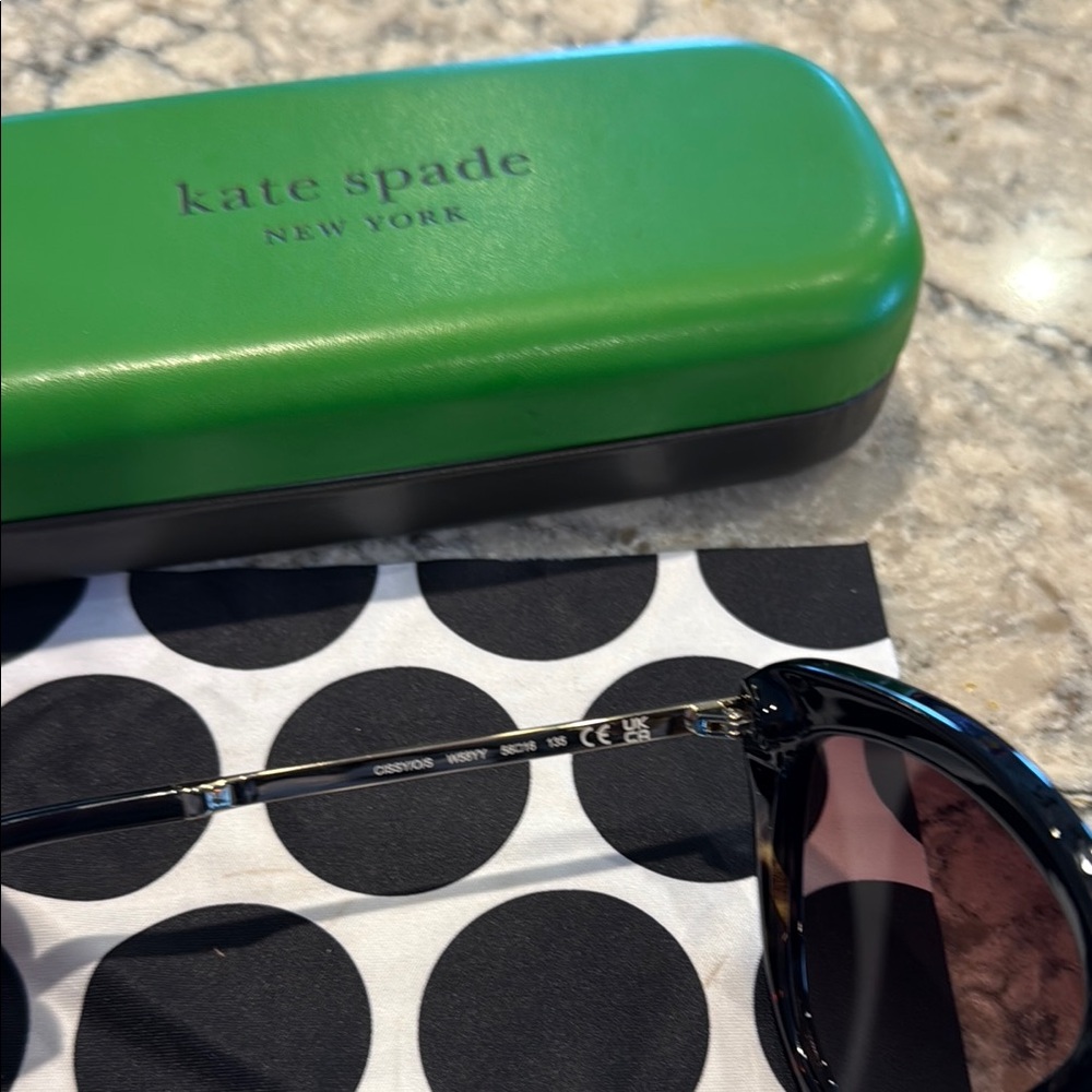 Kate Spade Black and Tortoise Sunglasses with Green Case - Picture 4 of 7